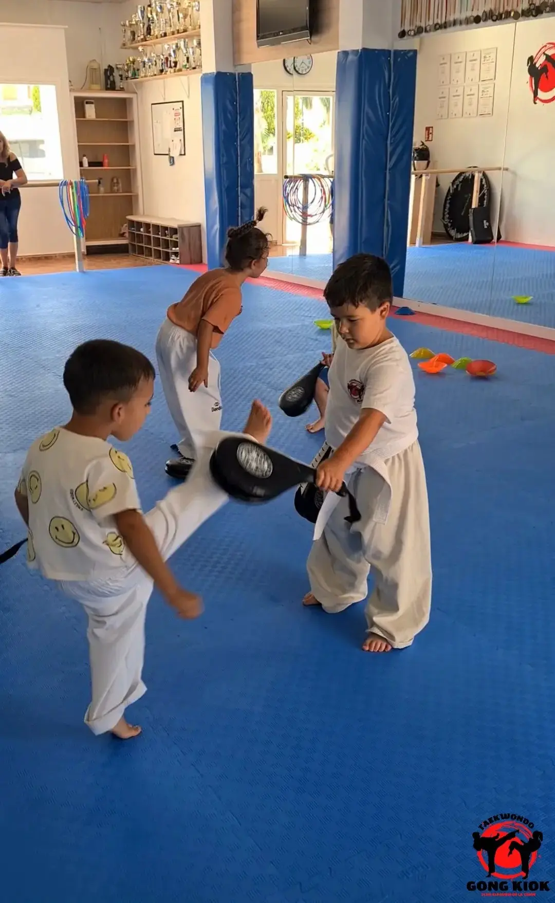 Galería de Beneficios del Taekwondo en los niños: crecimiento físico y emocional - Item 1