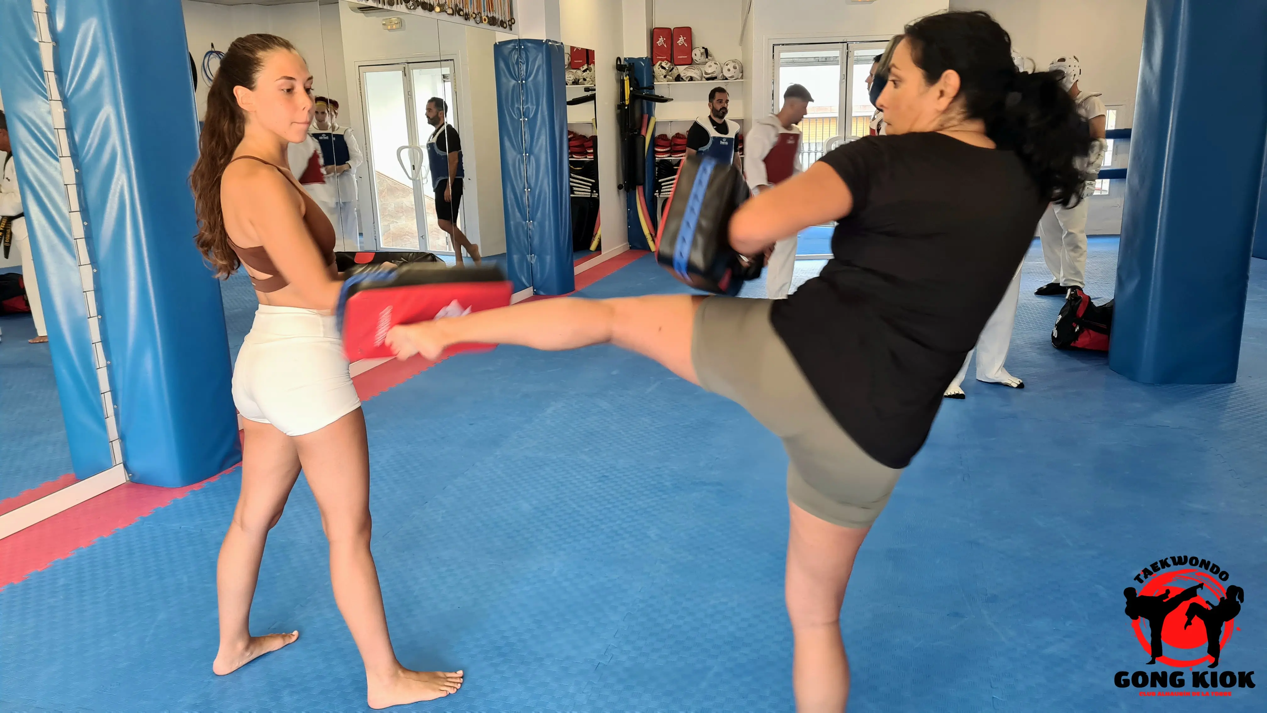 Galería de Nuevo horario de Taekwondo para adultos por la mañana: lunes y miércoles de 9:30 a 10:30 - Item 5